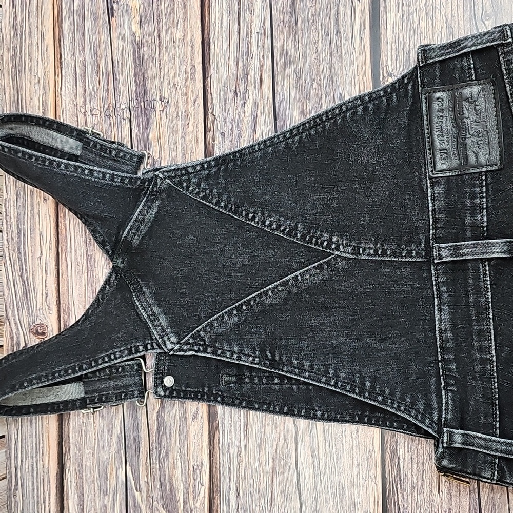 LEVI'S BLACK PREMIUM DENIM SKINNY ANKLE BIB OVERALLS - Picture 4 of 15